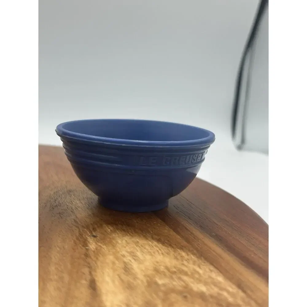 Le Creuset Silicone Nesting Prep Bowl Set 3 Red Green Blue Small Measuring Bowls